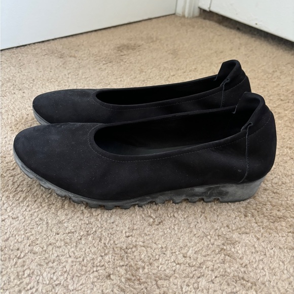 Arche black suede almond toe flats with wedge - Picture 1 of 5
